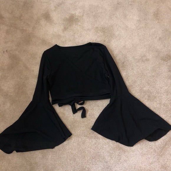 SHEIN LONG SLEEVE CROP TOP! - Picture 3 of 3